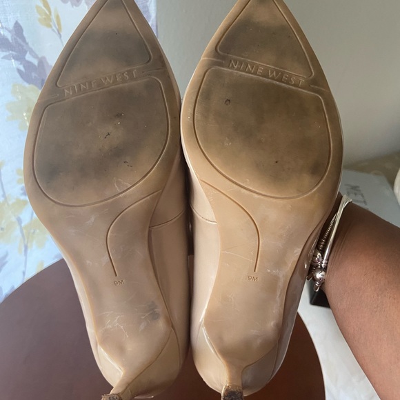 Nine West Cream Heels - Picture 5 of 9